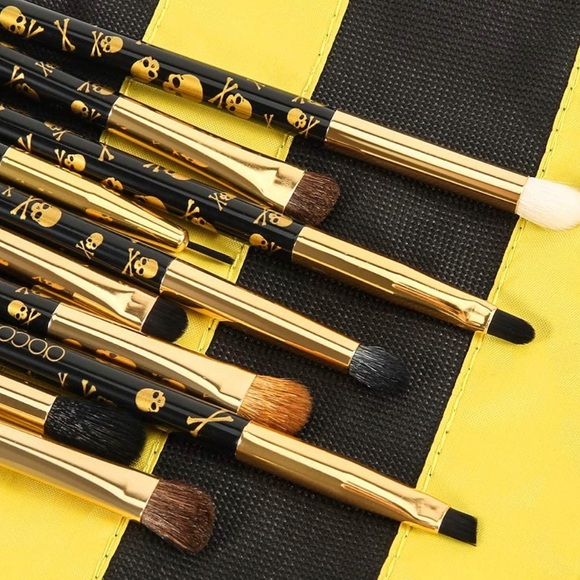 SKULL makeup brushes set NEW - Picture 1 of 3